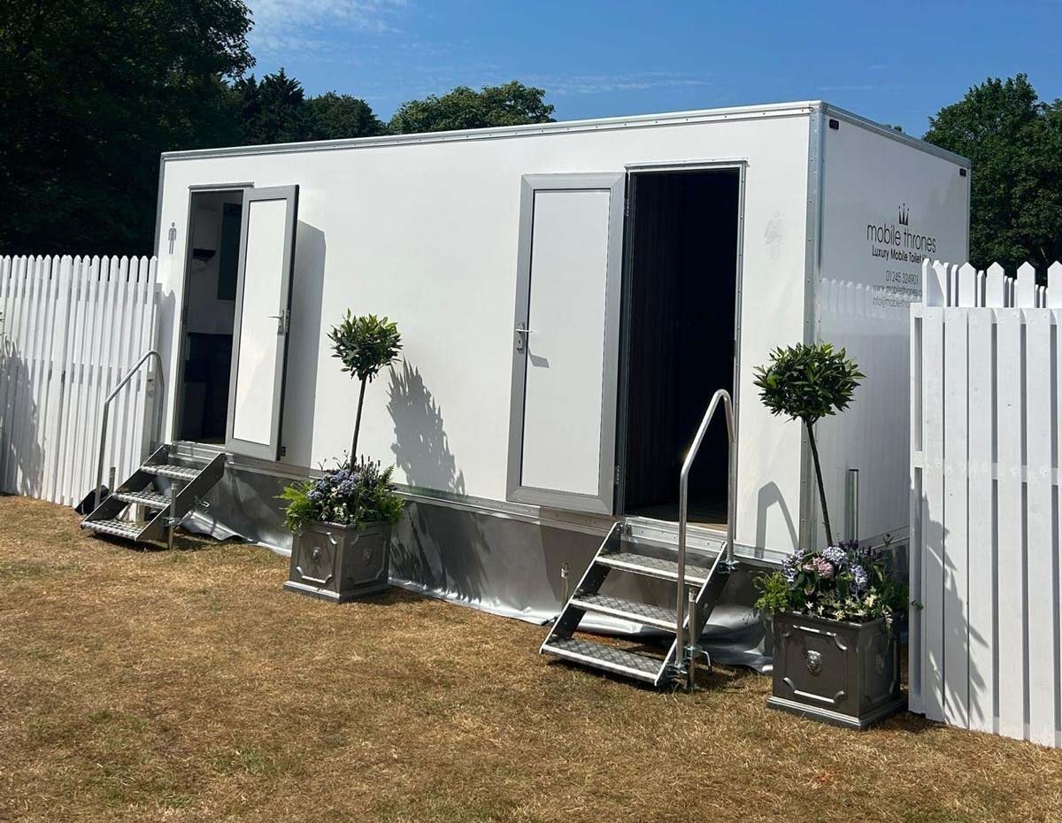Luxury Large Outside Windsor 2